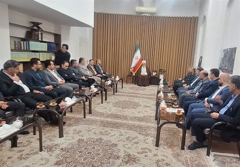 کارگران محور حرکت اقتصادی کشور هستند
