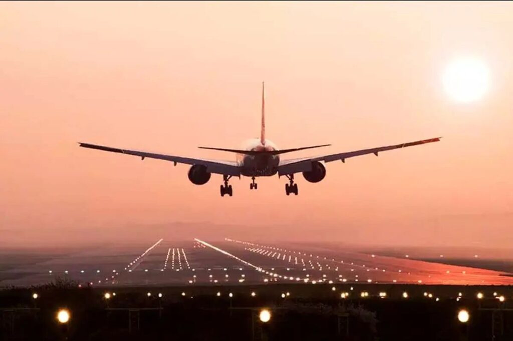 صدور ۴۶۵ مجوز پرواز برنامه‌ای و فوق‌العاده به مشهد مقدس