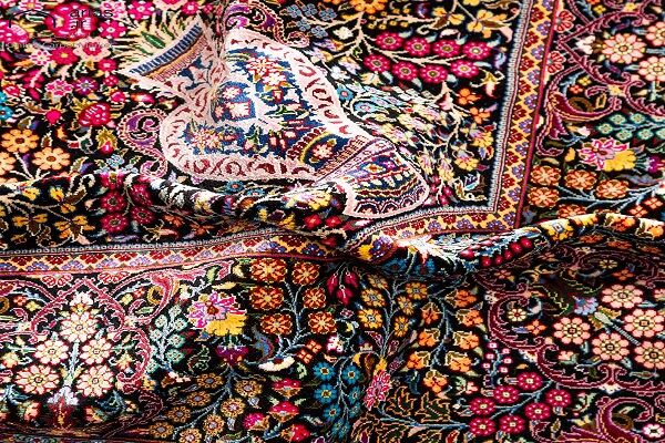 سالانه ۲۰۰ هزار مترمربع فرش دستباف در استان یزد تولید می‌شود