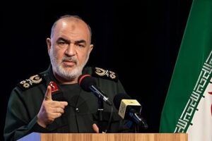 دشمنان را به خوبی می‌شناسیم و آن‌ها را رصد می‌کنیم