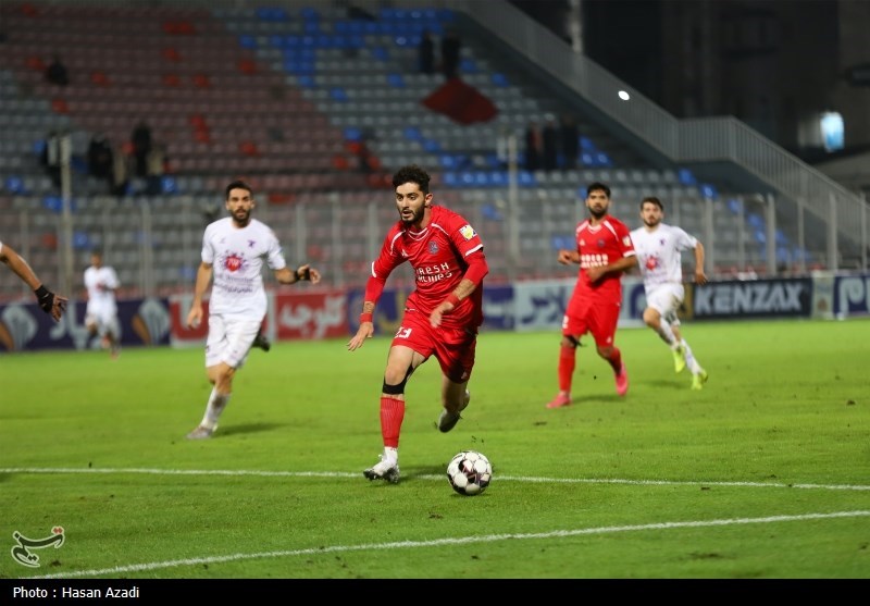 لیگ برتر ، تیم فوتبال تراکتور Tabriz ، تیم فوتبال سپاهان ایسفاهان ، تیم فوتبال هوادار ، تیم فوتبال Khoramabad ، Khoramabad