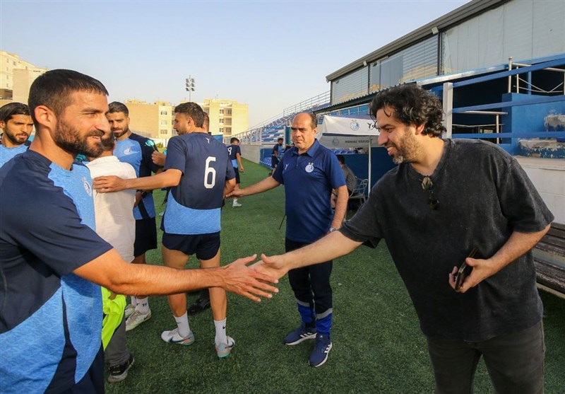 فوتبال ، استقلال ، 