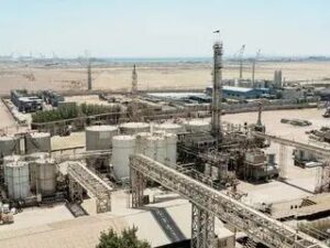 بازدید بی سر و صدای معاون وزیر نفت از پالایشگاه ناآرام !