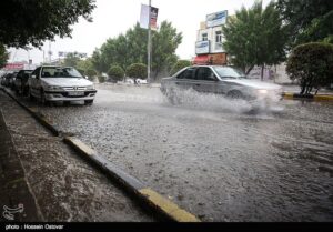 لغزندگی جاده‌های شمالی در پی بارش‌ باران| هشدار ریزش سنگ در ارتفاعات مازندران
