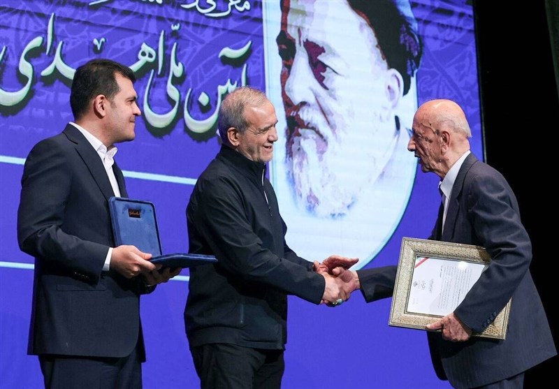 20 دانشمند برتر جایزه علامه طباطبایی تجلیل شدند