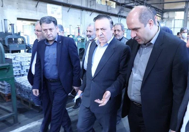 بازدید استاندار قزوین از واحدهای صنعتی تاکستان