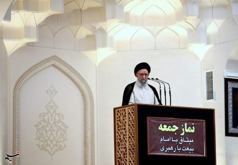 امام خمینی(ره) راهی به سوی عزت و بیداری بشریت گشود