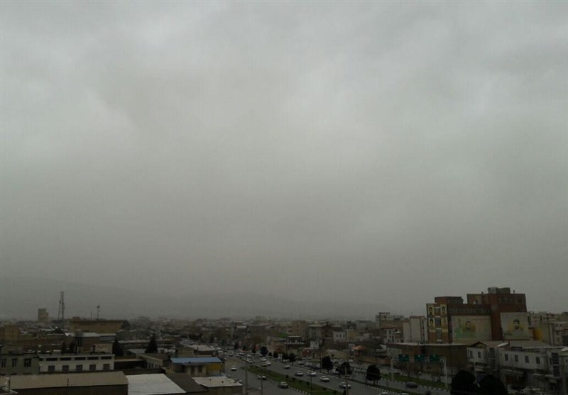 ماندگاری ریزگردها در لرستان/ مدارس و دانشگاه‌ها تعطیل شد