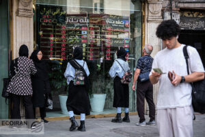 بورس از محدوده مقاومتی برگشت/ ارز ترجیحی ۲۸ هزار تومان ماند