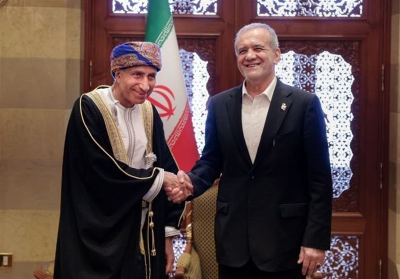 تأکید پزشکیان بر تقویت مناسبات ایران و عمان
