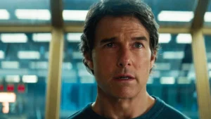 تام کروز پیش از اکران Mission: Impossible 8 بر روی سقف سینما بی‌اف‌آی آی‌مکس دیده شده است - گیمفا