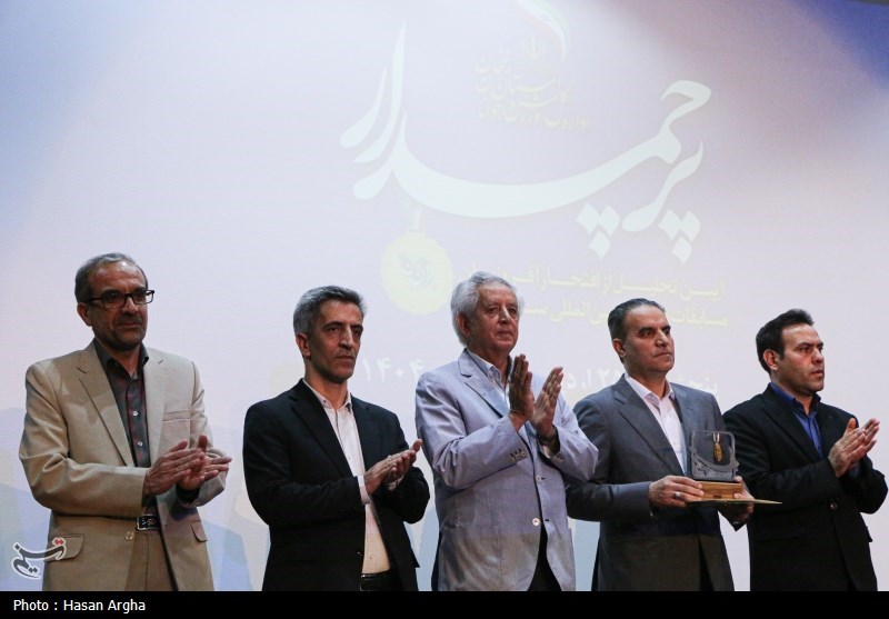 آیین تجلیل از قهرمانان ورزشی