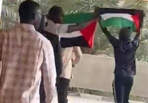 دانشجویان سنگالی سفیر اسرائیل را از دانشگاه خود فراری دادند