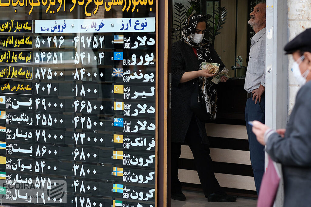 دنده عقب بورس با فرمان گروه خودرو/ احتیاط بازار ارز با خبر سفر عمان