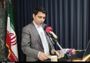 زبان کُردی سرمایه فرهنگی است/ارج نهادن به مفاخر ادبی کُرد