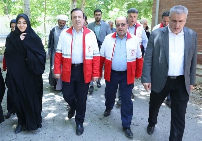 استاندار قزوین عضو افتخاری هلال احمر شد