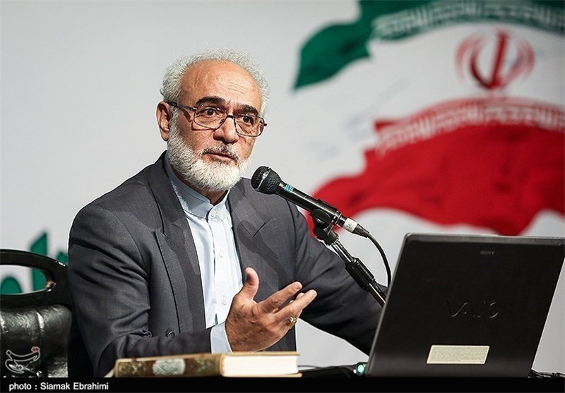 فروش دلاری مواد اولیه در بورس کالا به تورم دامن می زند