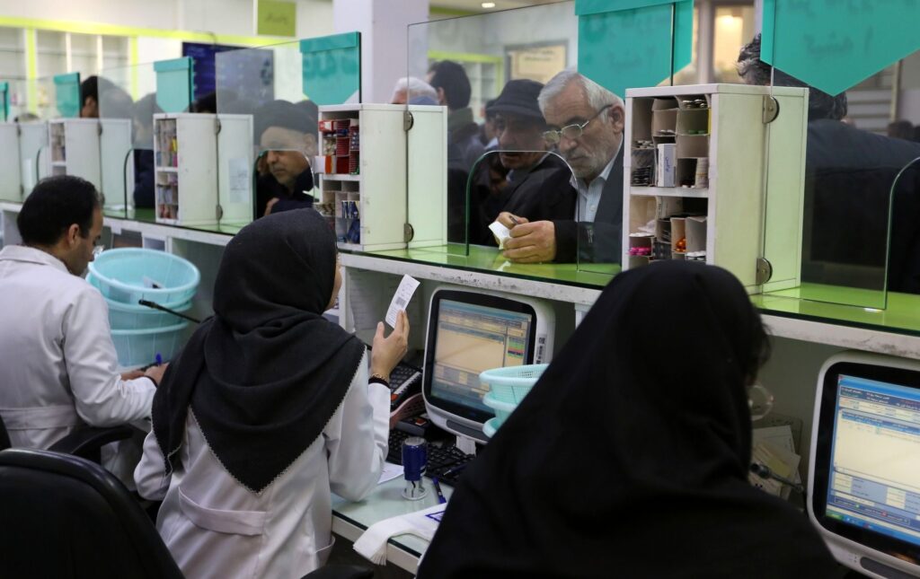 فقدان 100 دارو در بازار / تولید کنندگان هشدار به دولت برای خاموش کردن صنعت داروسازی