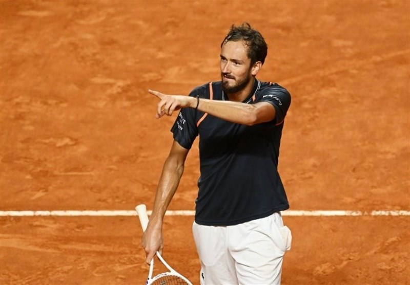 مدودف: شکست هم گاهی شرافت دارد