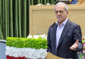 پزشکیان: تلاش کردیم حضور دانشمندان برای حل مشکلات ممکن شود