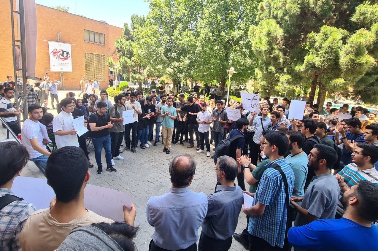 جمهوری اسلامی دانشگاه های ایران ، دانشگاه فناوری شریف ، خوابگاه دانشجویی ، 