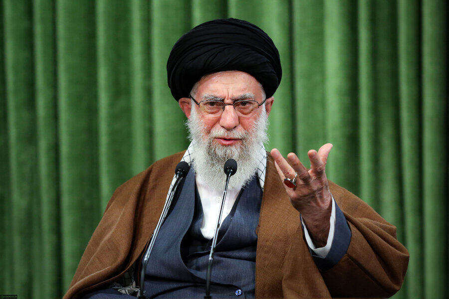 رهبر انقلاب: چرا دخالت میکنید ایران غنی‌سازی داشته باشد یا نداشته باشد؟ شما چه کاره اید؟