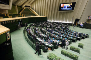 ارسال پیامک‌های ناشناس به نمایندگان در مخالفت با مدنی‌زاده