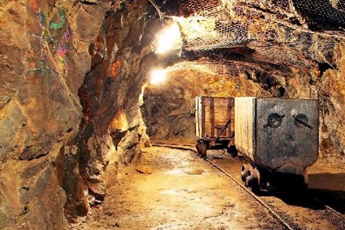 معادن طلا و مس دو ابزار مهم رشد اقتصادی ایران
