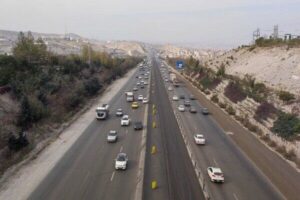 تردد پرحجم در مبادی خروجی تهران| وضعیت روان ترافیکی در محورهای اصلی