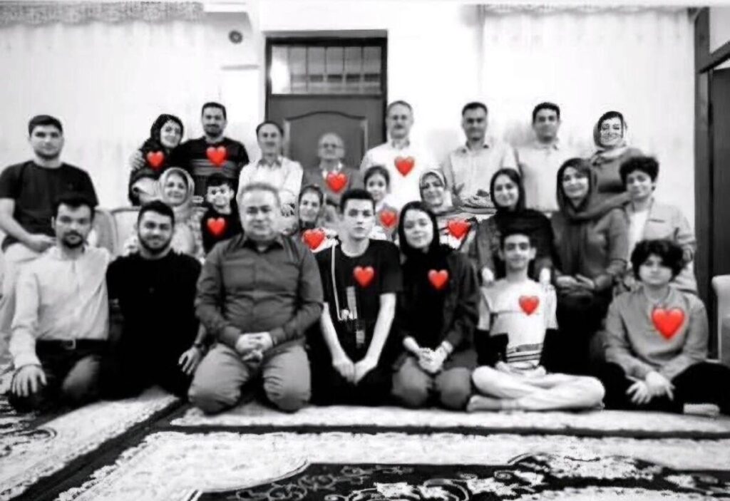 - شهادت ۱۲ نفر از اعضای خانواده دانشمند ایرانی صدیقی صابر توسط رژیم متجاوز