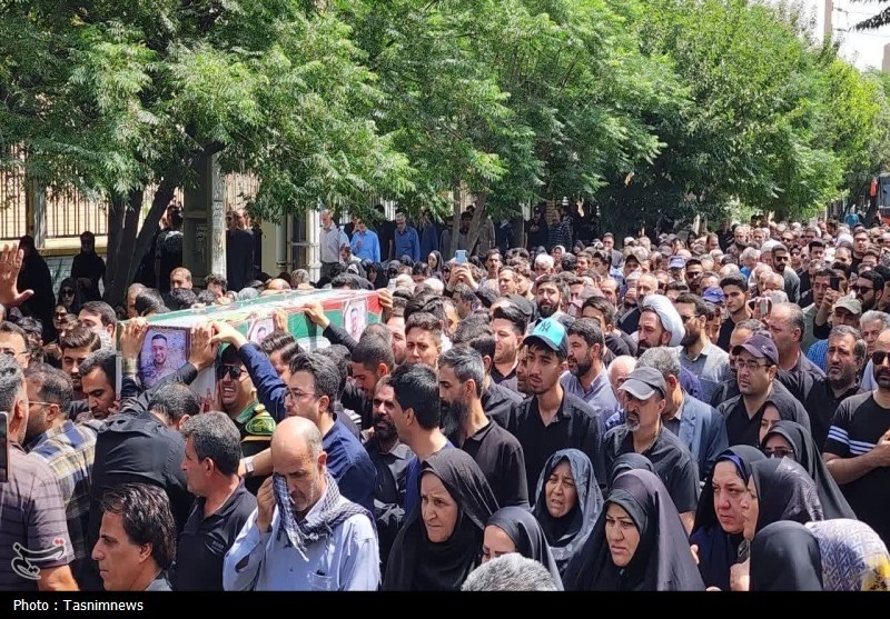 مراسم تشییع جنازه با شکوه شهید علی عربی در رباط کریم + تصویر