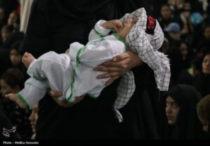 لالایی مادر در مرکز ؛ عزاداری مادران به مدت شش ماه Karbala+عکس و فیلم