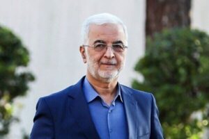همه دست روی ماشه و با چشمان باز آماده هستند