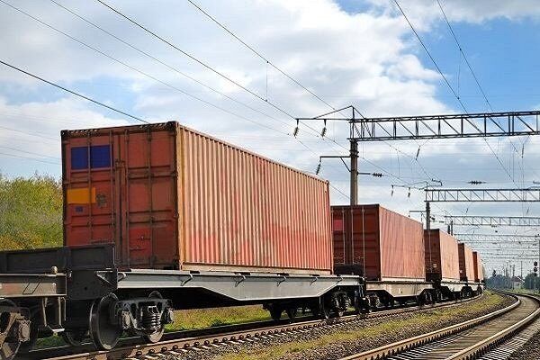 اتصال مازندران به شبکه حمل‌ونقل ریلی نهاده‌های دامی در حال انجام است