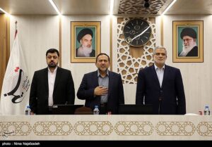 مجید قلی زاده مدیرعامل خبرگزاری تسنیم و حمید رضا مقدم فر و محمدمهدی دانی قائم مقام خبرگزاری تسنیم در دوازهمین همایش استانی خبرگزاری تسنیم