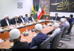 دیدار اعضای کاروان قرآنی نور با نماینده ولی‌فقیه در امور حج و زیارت
