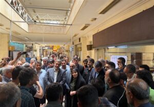 خدا قوت وزیر راه به کامیون‌داران/هیچ باری در این 12 روز روی زمین نماند
