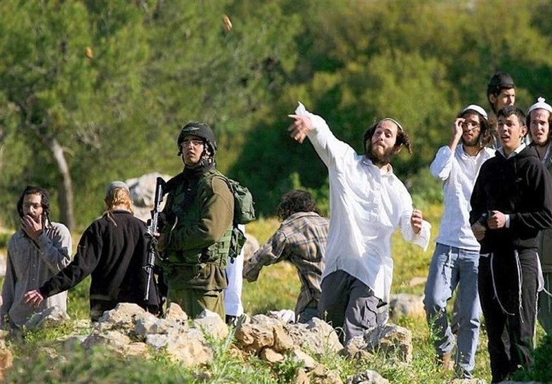 شهید و زخمی شدن 10 فلسطینی در حمله وحشیانه شهرک‌نشینان صهیونیست
