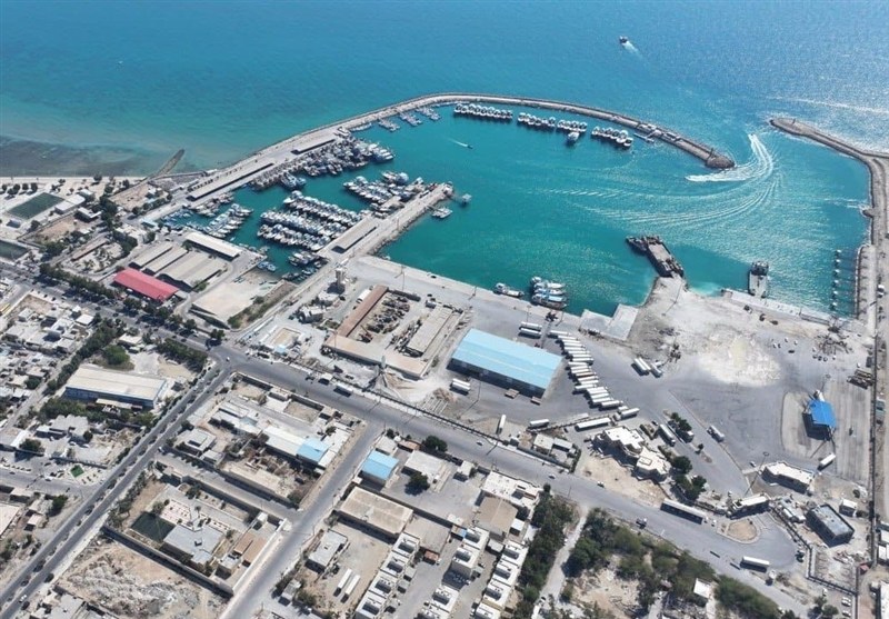 خارج‌سازی کالاهای قابل اشتعال و رسوبی از انبار بندر دیر