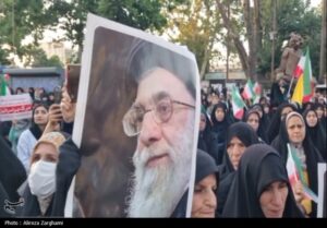 اجتماع مردم قزوین در حمایت از نیروهای مسلح