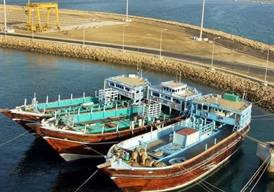 مهار حریق در اسکله بندر سیریک/خسارت جدی به 13 لنج