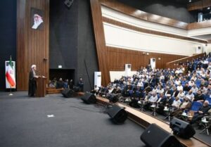 نبرد امروز ملت ایران نبردی عاشورایی است