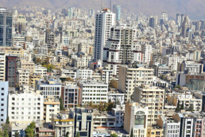 خریداران واقعی بازار مسکن، منتظر کاهش هیجانی قیمت‌ها نباشند