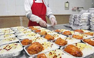 بسته‌بندی‌های پلاستیکی و شیشه‌ای غذای شما را به میکروپلاستیک آلوده می‌کنند