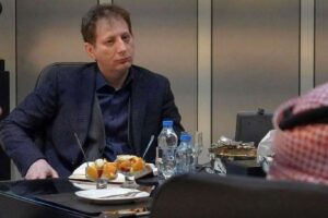 واکنش بابک زنجانی به اخراج افغان‌ها: شاید به صلاح نباشد!