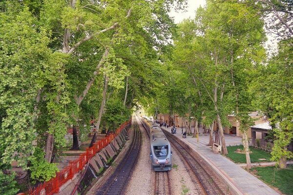 ۵۰ هزار مسافر در جنگ تحمیلی ۱۲ روزه با قطارهای راه‌آهن شمال جابه‌جا شدند