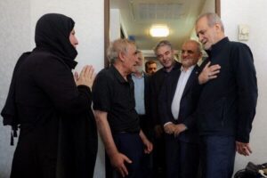 خانه‌های آسیب دیده در جنگ را همانطور که بود، می‌سازیم