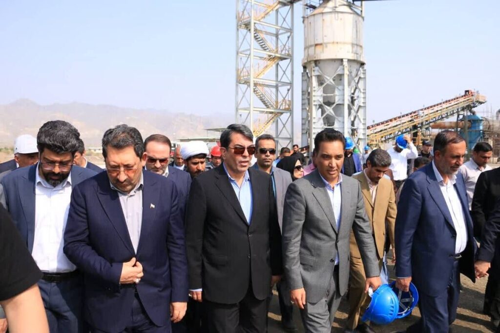 نزدیکی کارخانه و معادن به خلیج فارس مزیت خوبی است