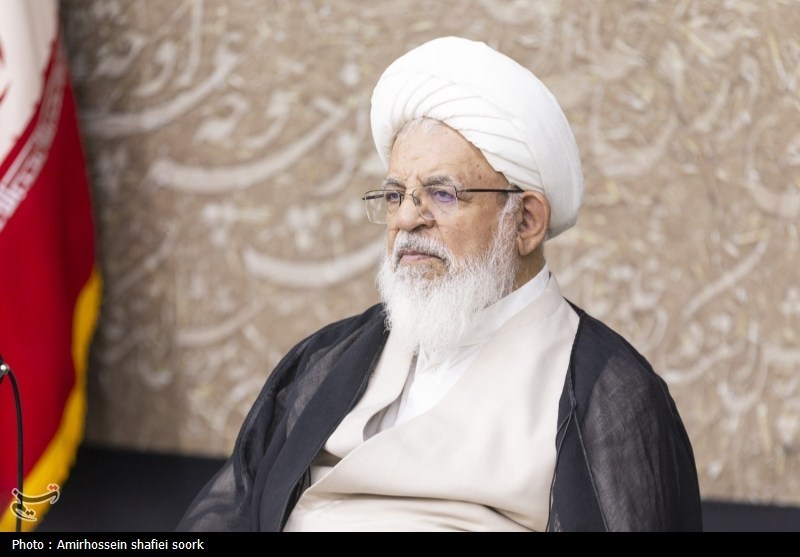 دشمن برای انحراف و ناامیدی جوانان برنامه‌ریزی گسترده دارد