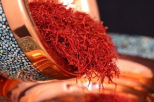 سقوط ۷۲ درصدی ارزآوری زعفران ایران| قیمت زعفران در داخل، ۳ برابر قیمت صادراتی!